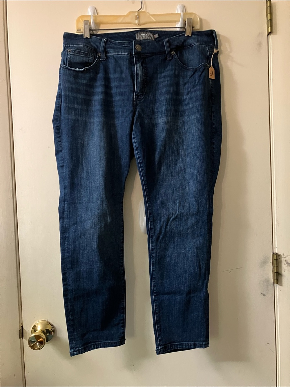torrid Size 14R Medium Blue Wash Straight Stretch Jeans